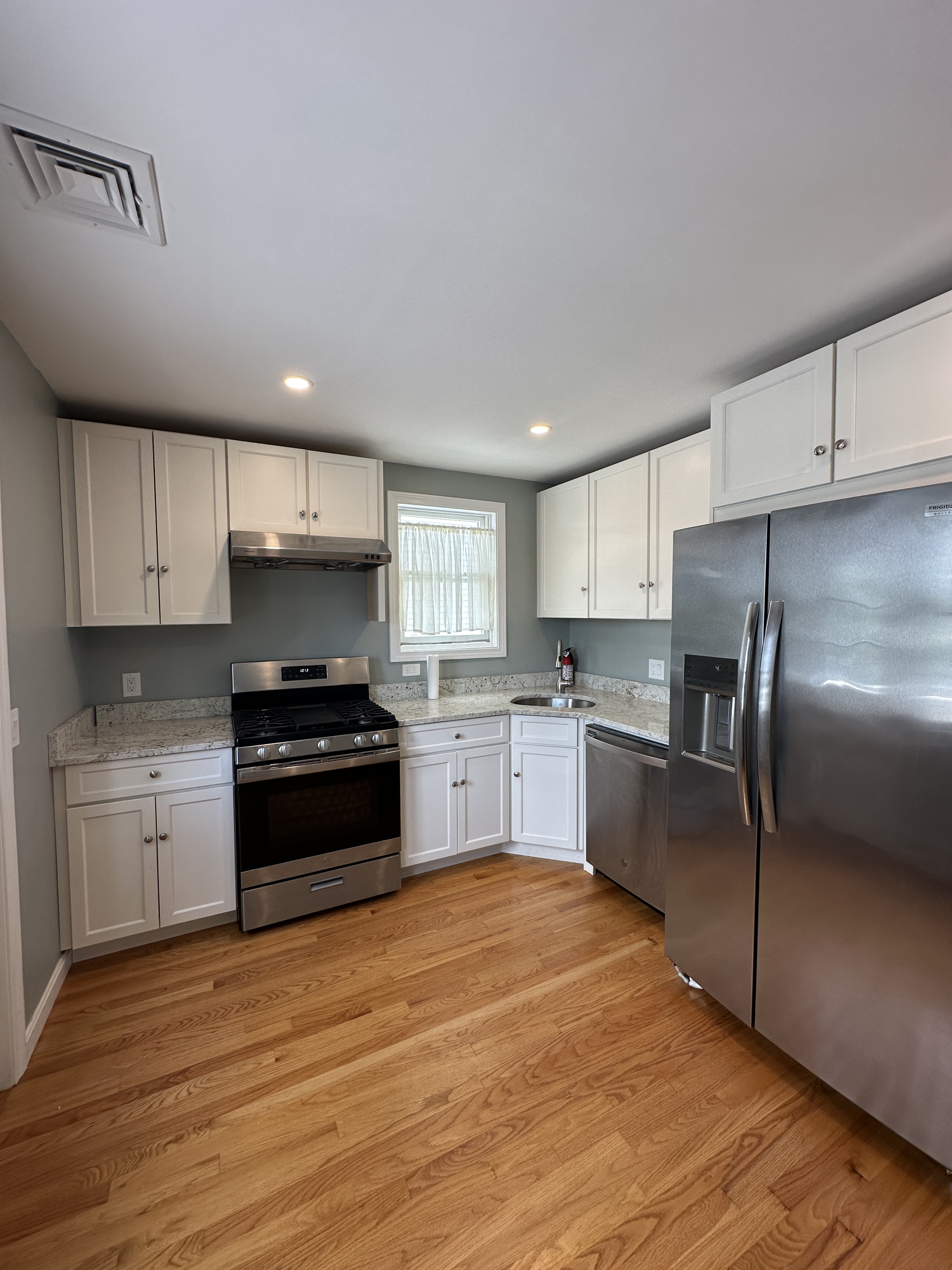 69 Holmes Street - 2